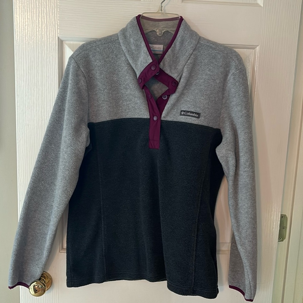 Columbia Fleece Pullover. Size L